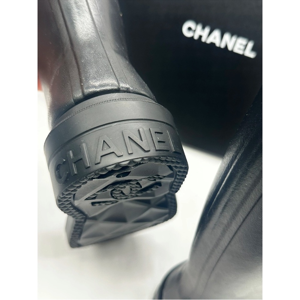 Chanel rain boots - Picture 8 of 14